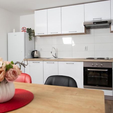Apartman Luka Vinkovci Exterior foto