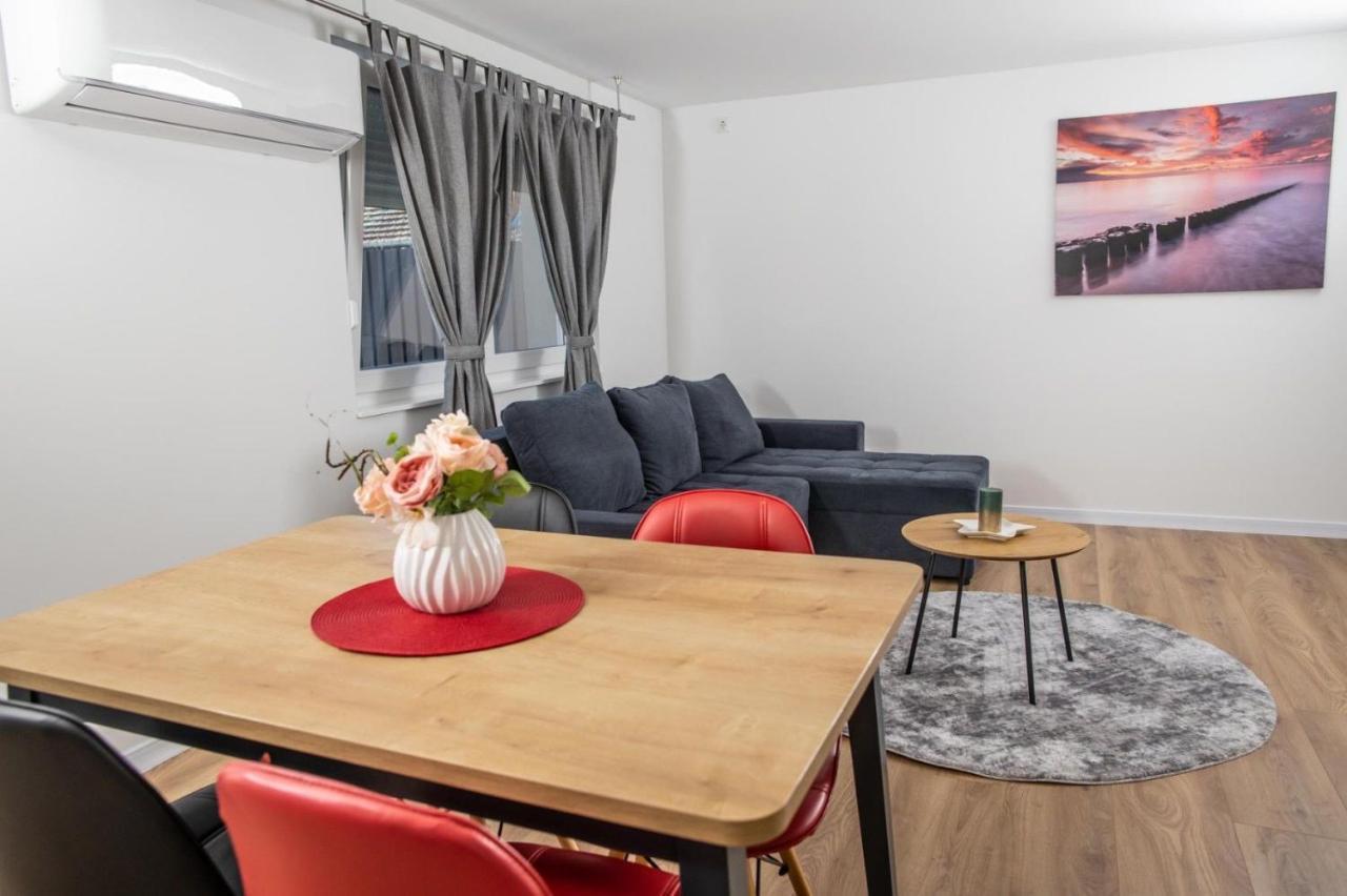 Apartman Luka Vinkovci Exterior foto