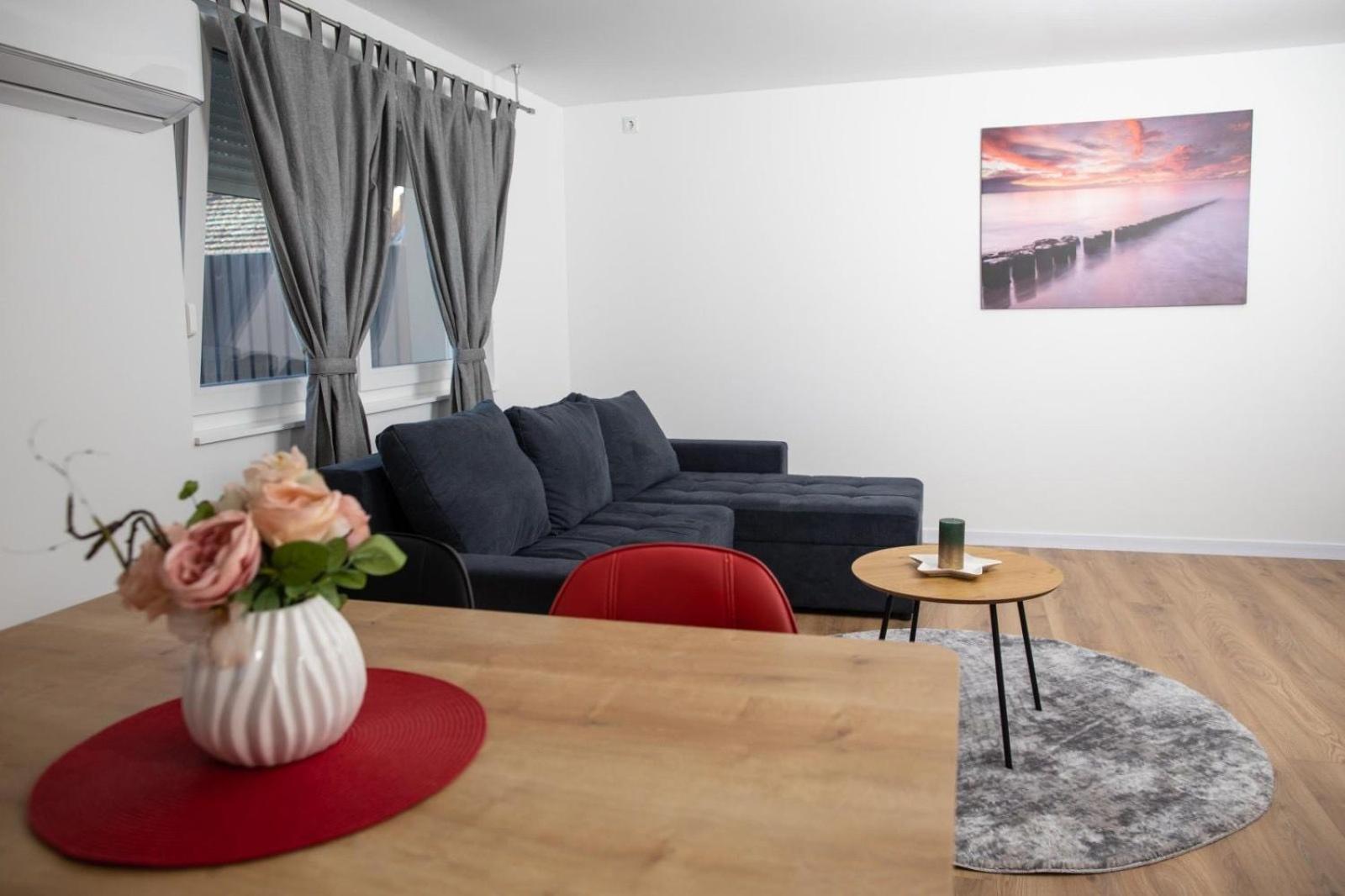 Apartman Luka Vinkovci Exterior foto