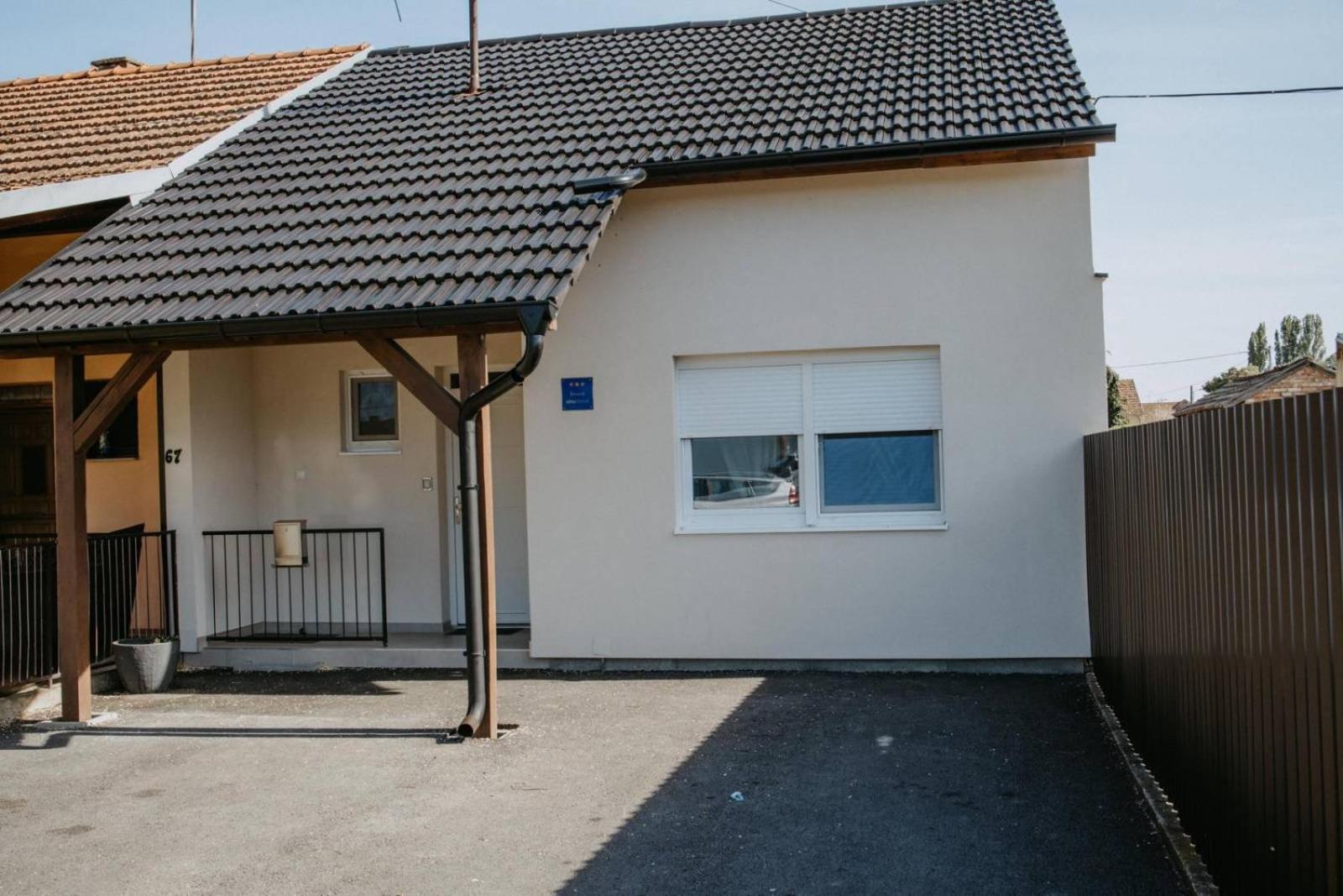 Apartman Luka Vinkovci Exterior foto