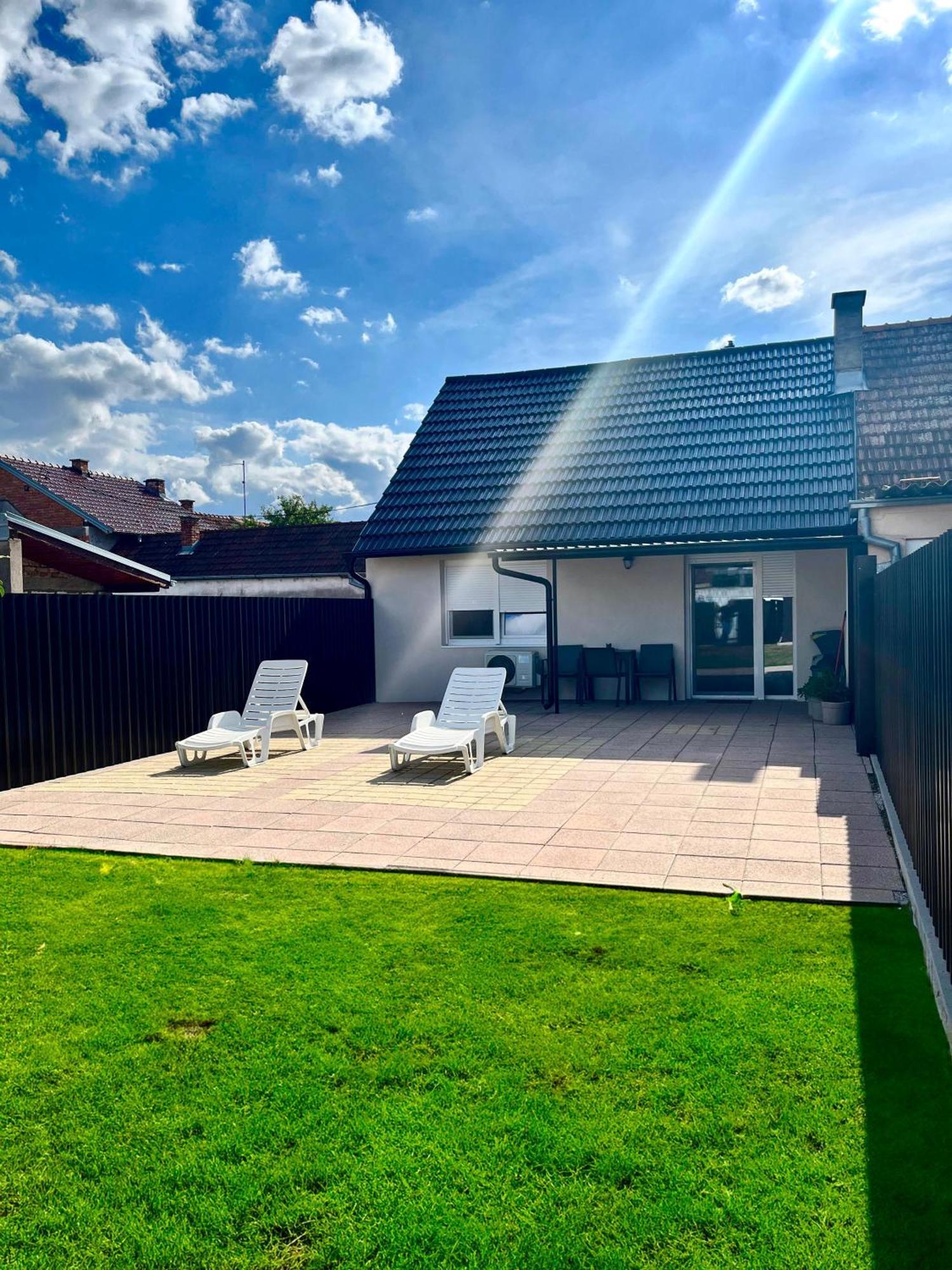 Apartman Luka Vinkovci Exterior foto